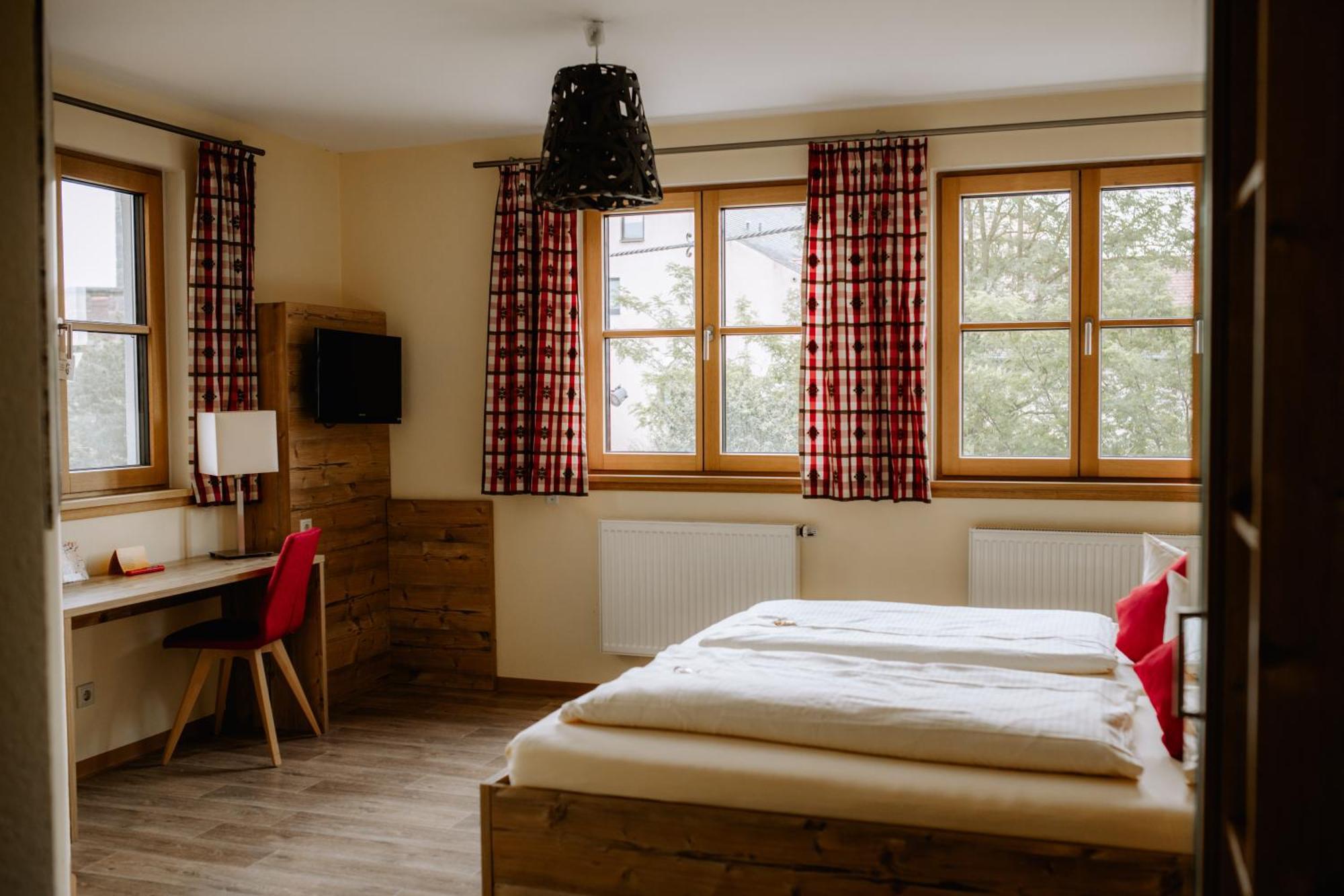 Wolframs-Eschenbach Landhotel Gary מראה חיצוני תמונה